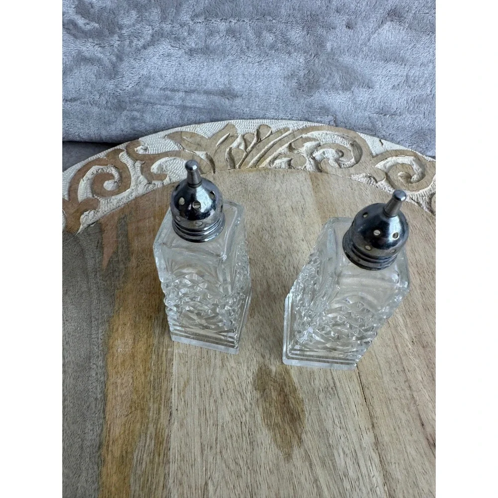 Vintage Crystal‎ Glass Salt and Pepper Shakers Set Diamond Cut Square Clear